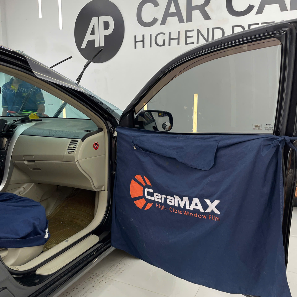 Dán phim cách nhiệt ô tô Ceramax