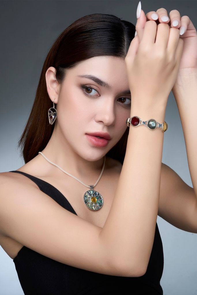 Lắc tay - Ocean Eyes