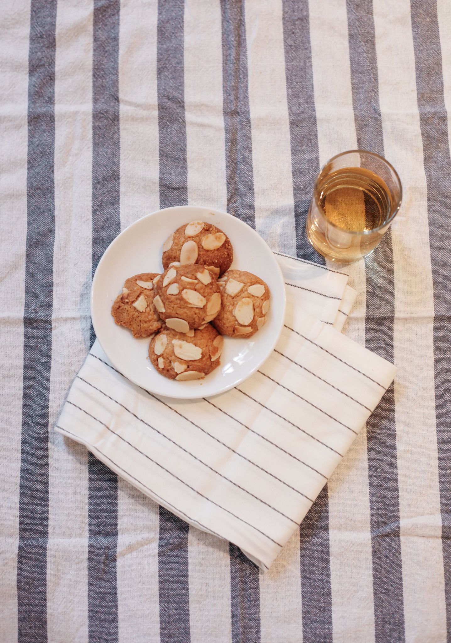  VEGAN ALMOND COOKIES 