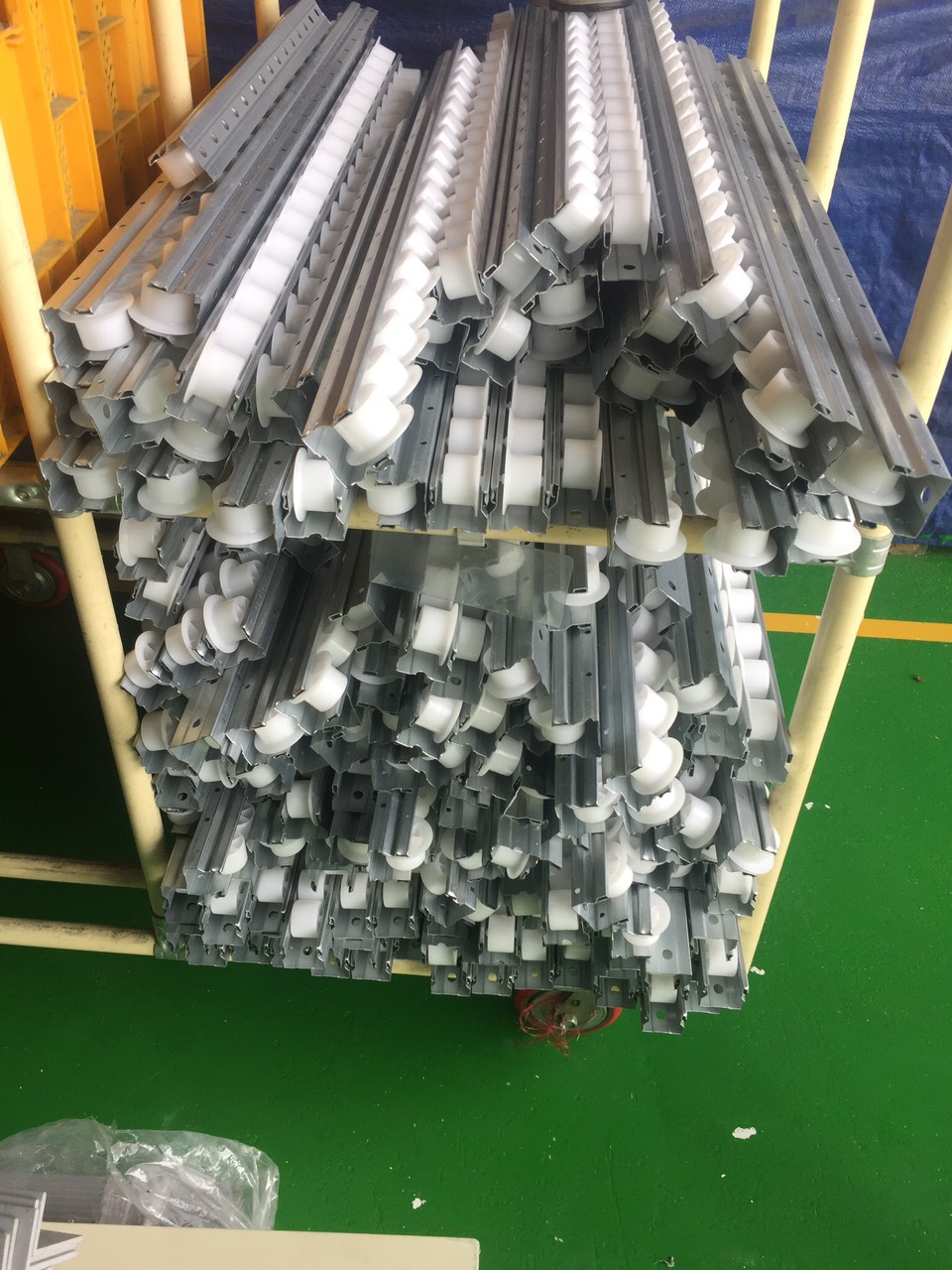 CON LĂN NHỰA – BĂNG TẢI BÌNH MINH