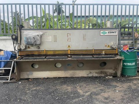 Máy cắt sắt thủy Lực QC11Y-6-3200