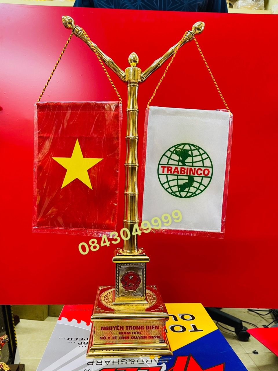  Cột Cờ  Mạ Vàng 24K - Giám Đốc Sở Y Tế Tỉnh Quảng Ninh 