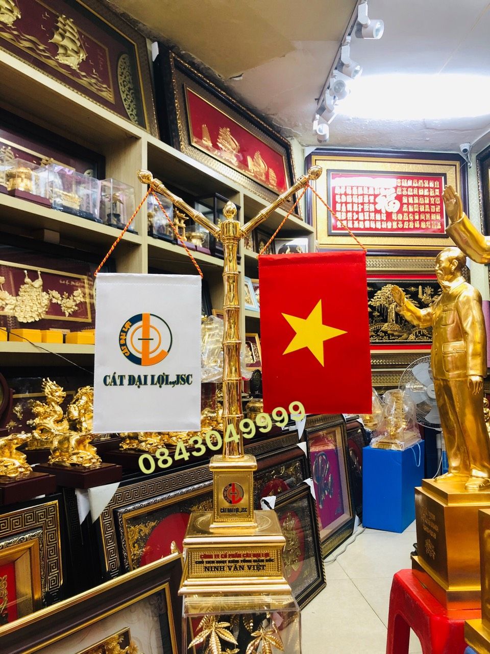  Cột Cờ  Mạ Vàng 24K - CTy Cát Đại Lợi 