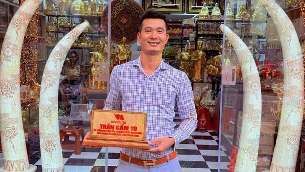  BIỂN CHỨC DANH THƯỜNG TRỰC BAN BÍ THƯ 