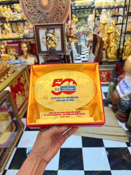 QUÀ TẶNG CAO CẤP KỶ NIỆM 50 NĂM GIẢI PHÓNG MIỀN NAM 