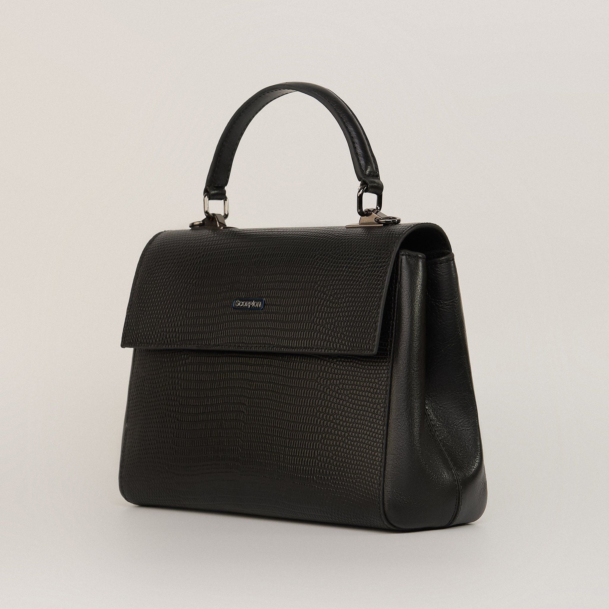  Túi Xách Nữ Da Vân Logo Scorpion Đen 26.222 