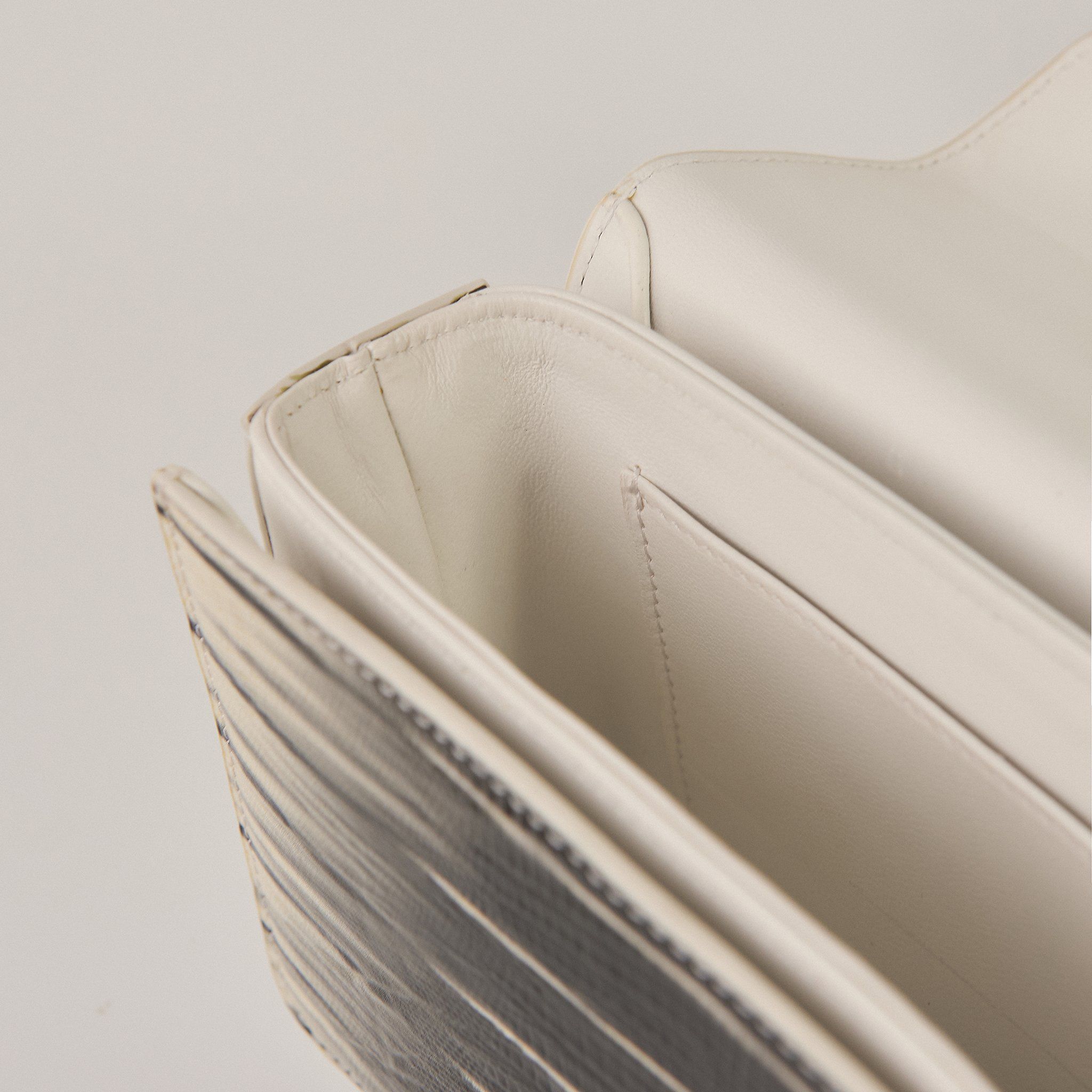  Túi Xách Nữ Da Vân Trắng Đen 26T.7 