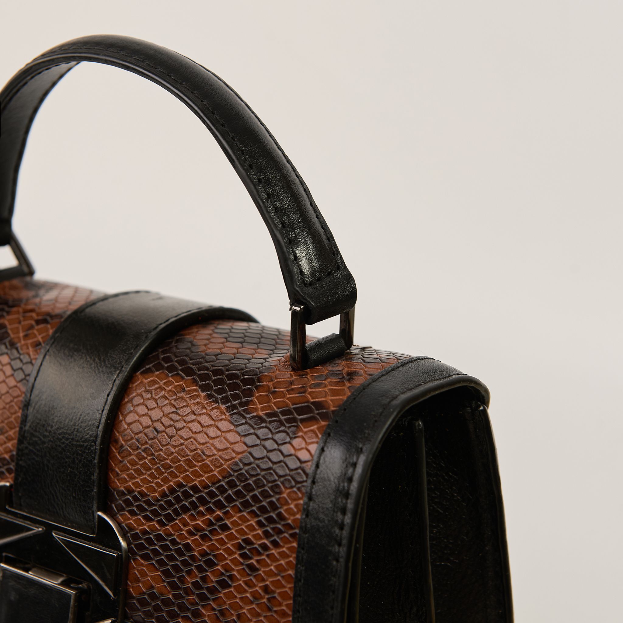  Túi Xách Nữ Da Vân Nâu 26NĐ.213 