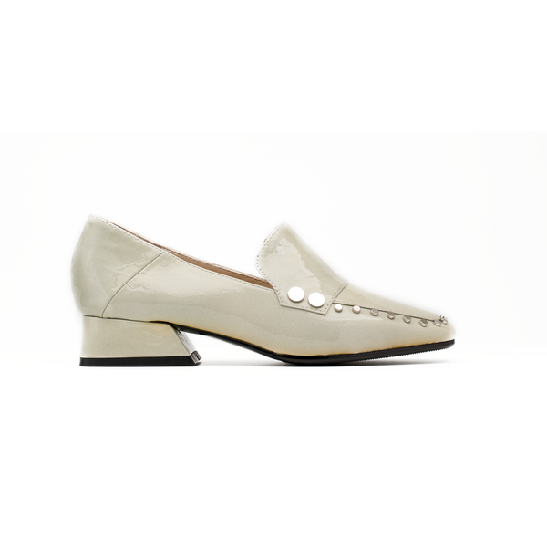  Giày Moccasin Cao Gót Da Bóng Trắng Sữa 881.28 