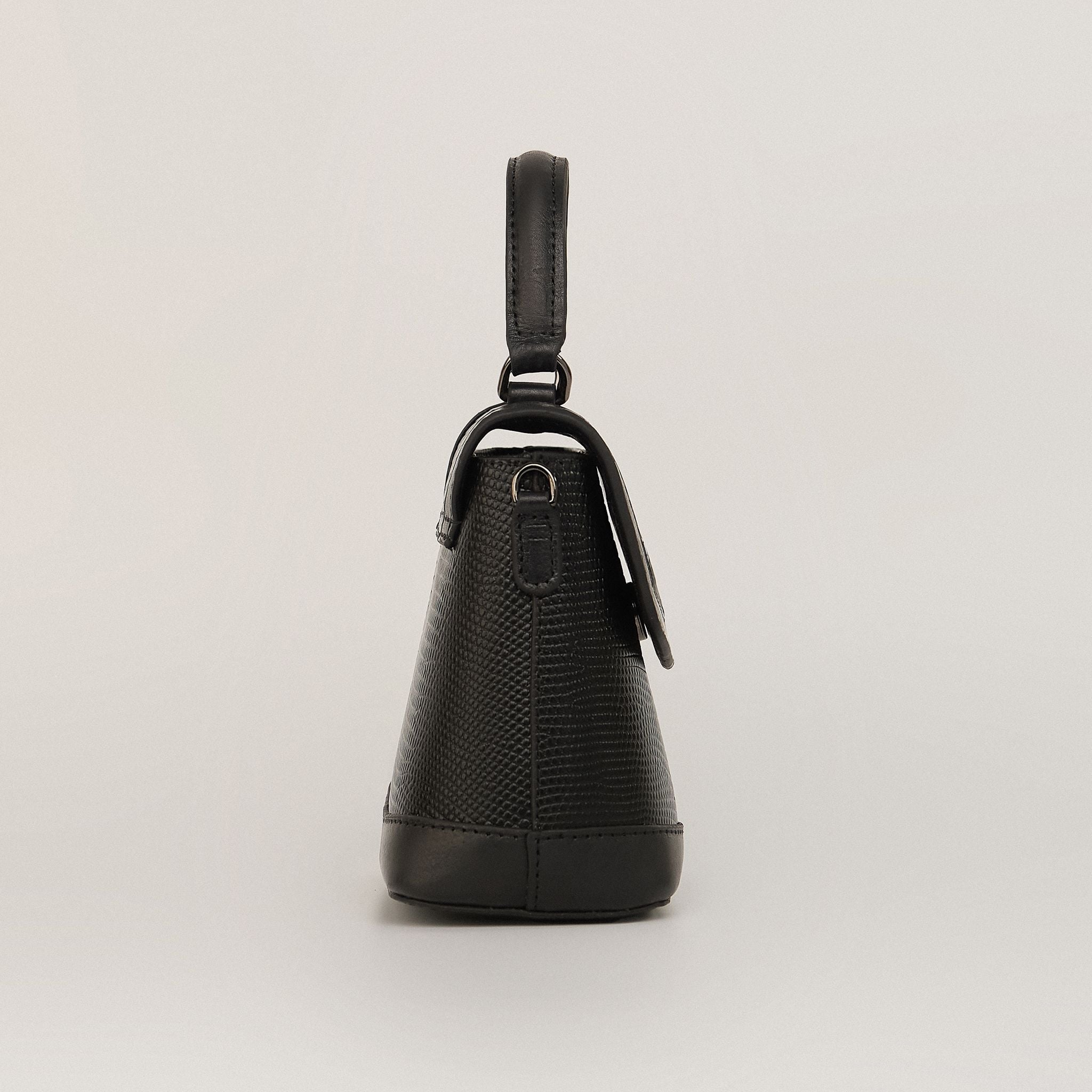  Túi Xách Nữ Da Vân Logo Scorpion Đen 26Đ.11 