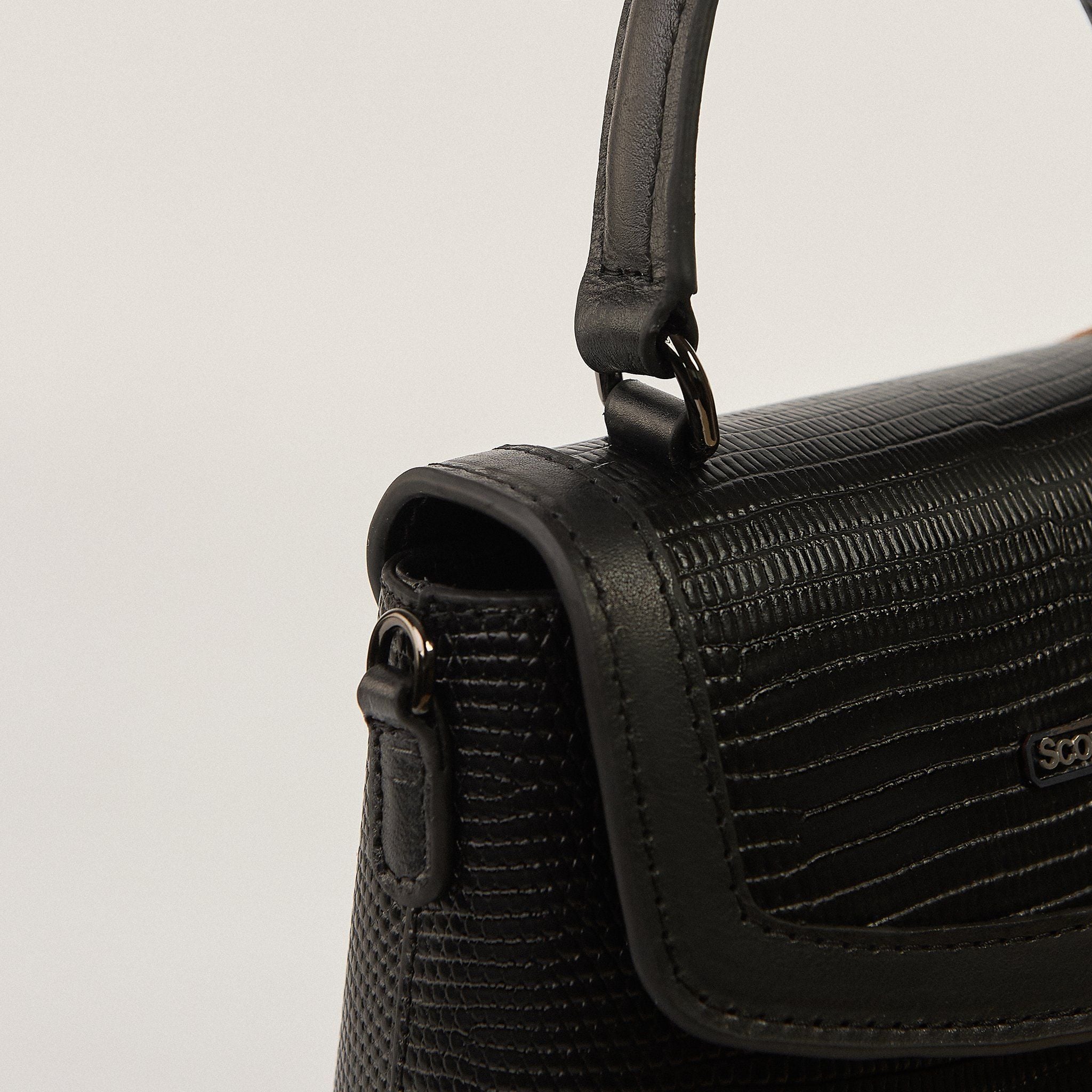  Túi Xách Nữ Da Vân Logo Scorpion Đen 26Đ.11 