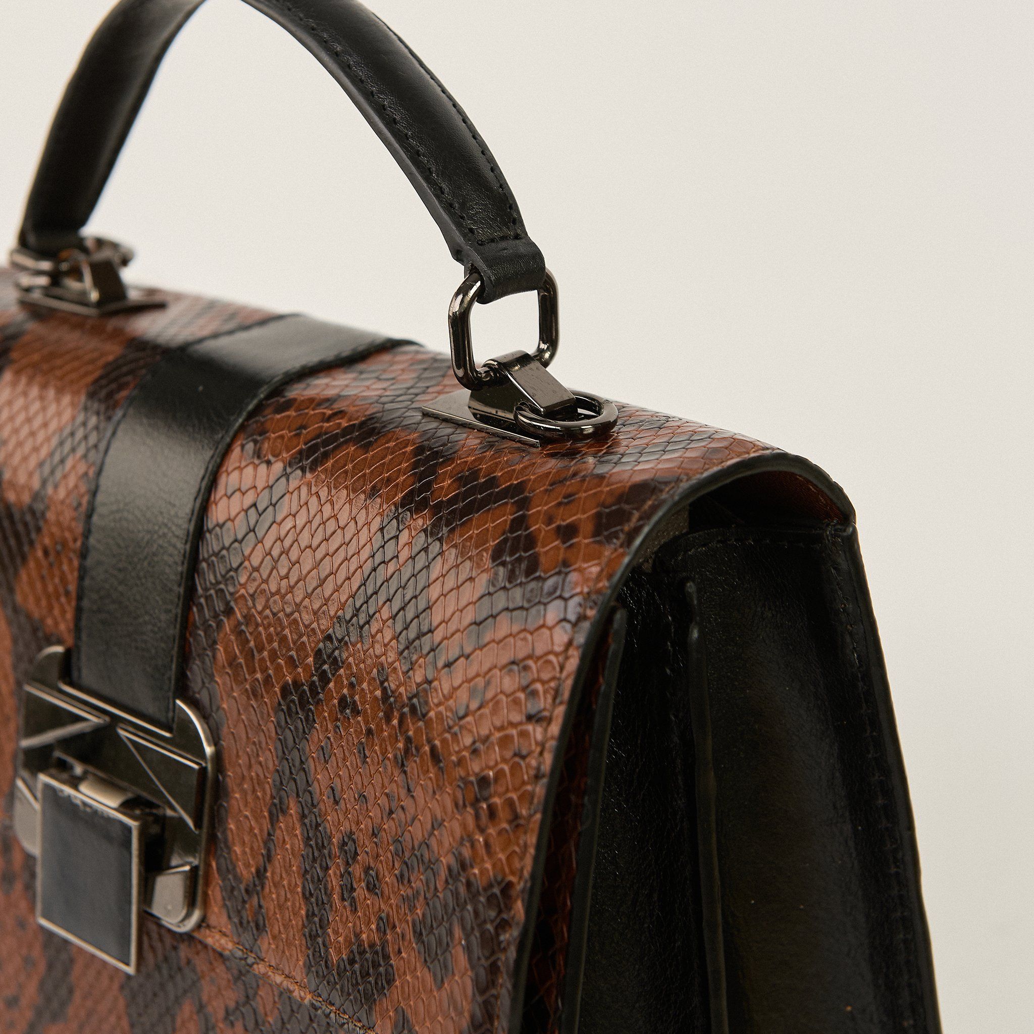  Túi Xách Nữ Da Vân Trăn Nâu 26NV.139 