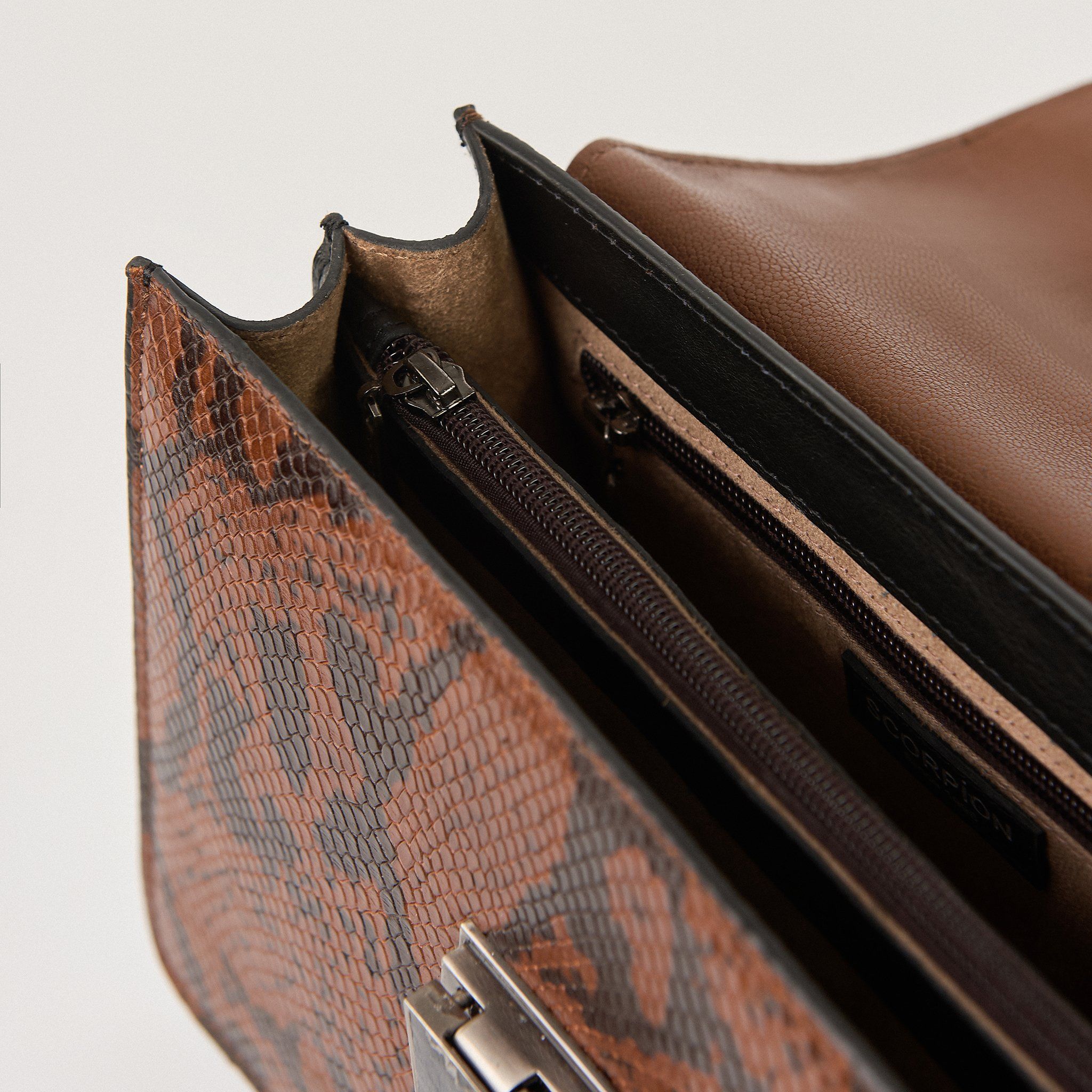  Túi Xách Nữ Da Vân Trăn Nâu 26NV.139 