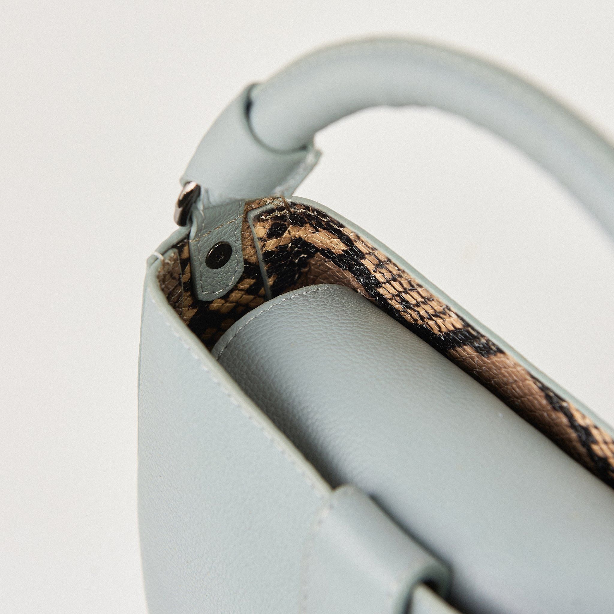  Túi Xách Nữ Da Trơn Xanh 26XN.25 