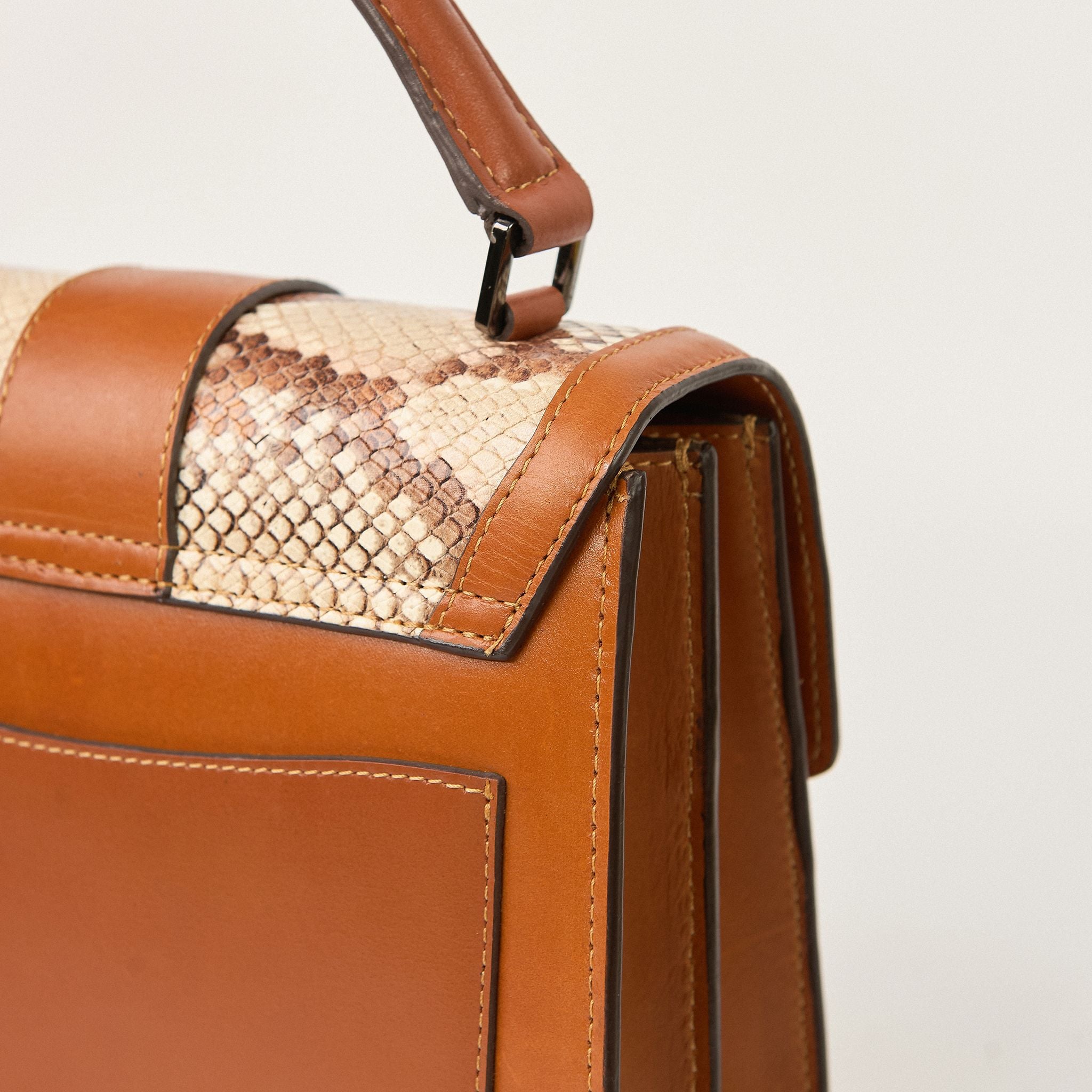  Túi Xách Nữ Da Vân Nâu Vàng 26N.213 