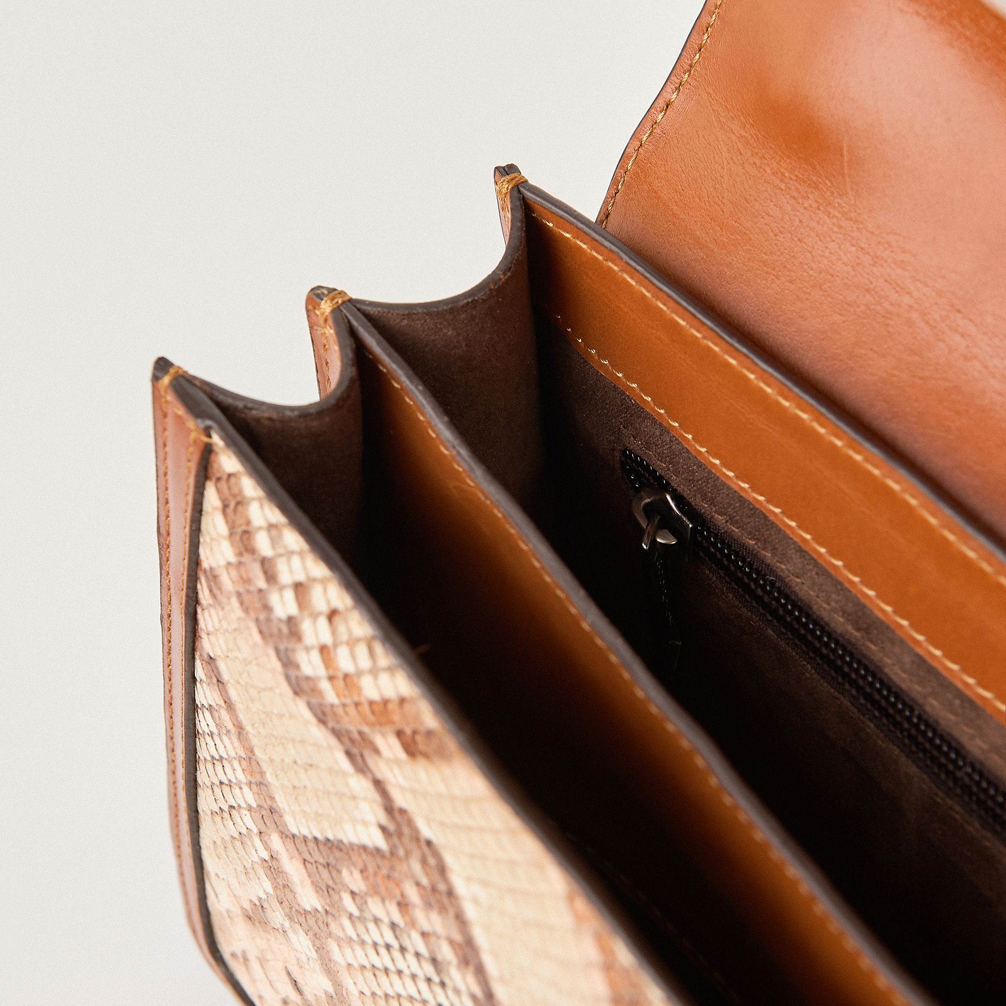  Túi Xách Nữ Da Vân Nâu Vàng 26N.213 