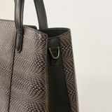  Túi Xách Nữ Da Vân Rắn Đen 26Đ.32 