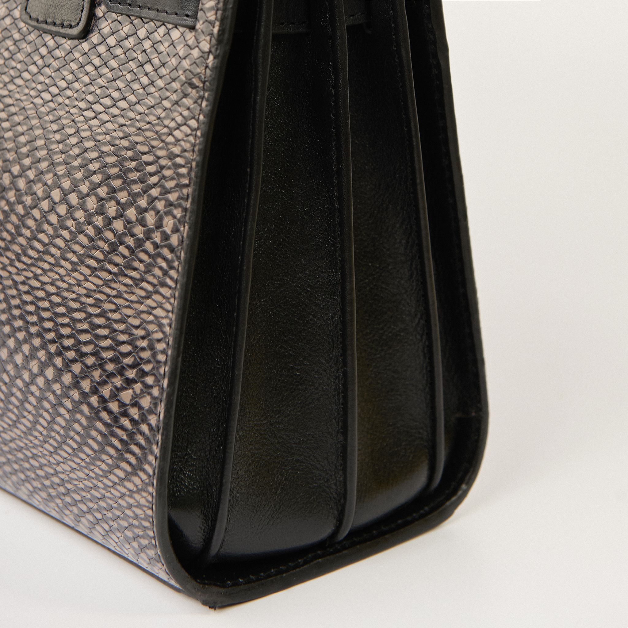  Túi Xách Nữ Da Vân Đen 26Đ.166 