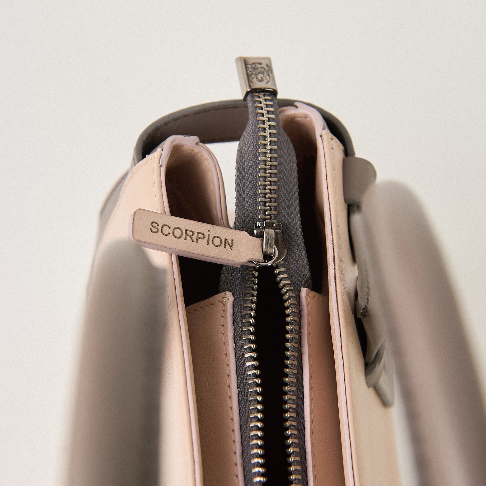  Túi Xách Da Nữ Hồng 26H.81 