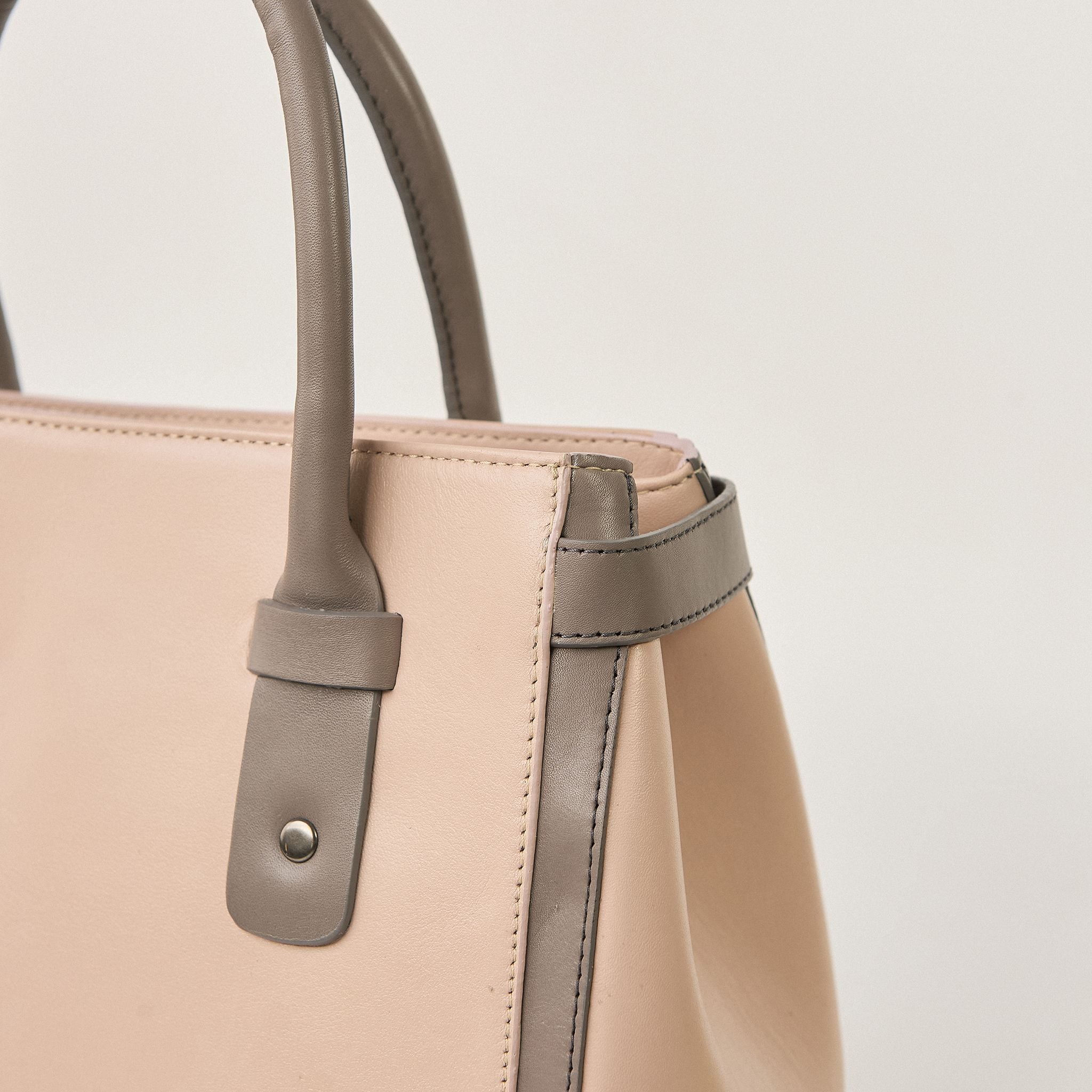  Túi Xách Da Nữ Hồng 26H.81 