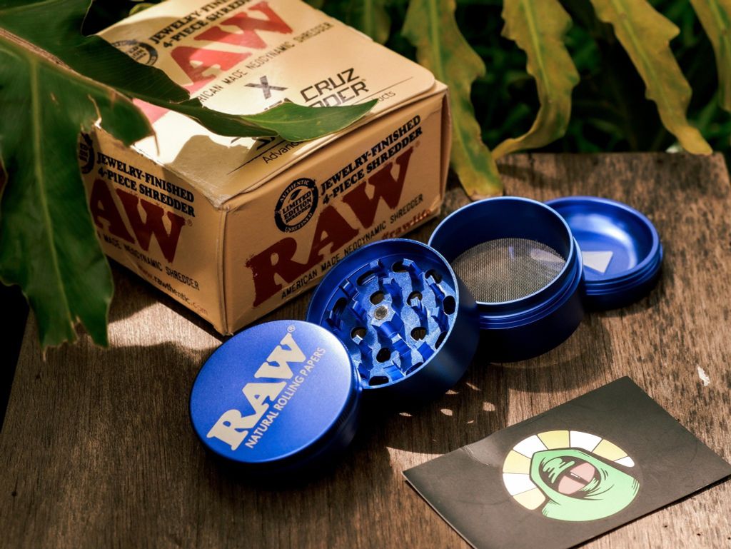 GRINDER RAW BLUE