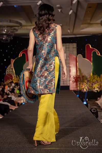  Áo gấm nút lỗ hông dài(Silk) 