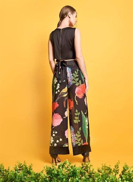  Áo croptop thắt nơ sau 