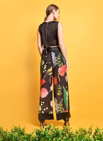  Áo croptop thắt nơ sau 