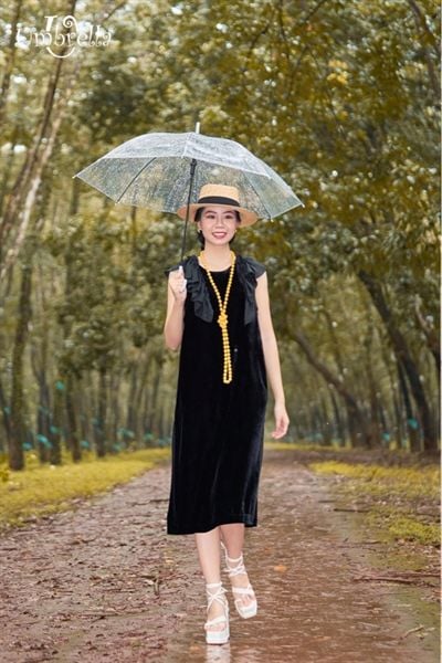  Đầm nhung bèo dọc 2 bên 