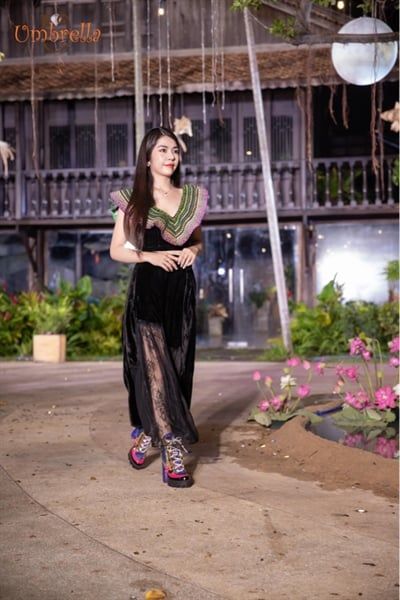  Váy nhung rã phối chân 