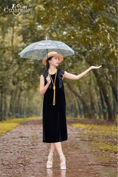  Đầm nhung bèo dọc 2 bên 