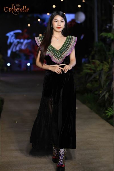  Váy nhung rã phối chân 