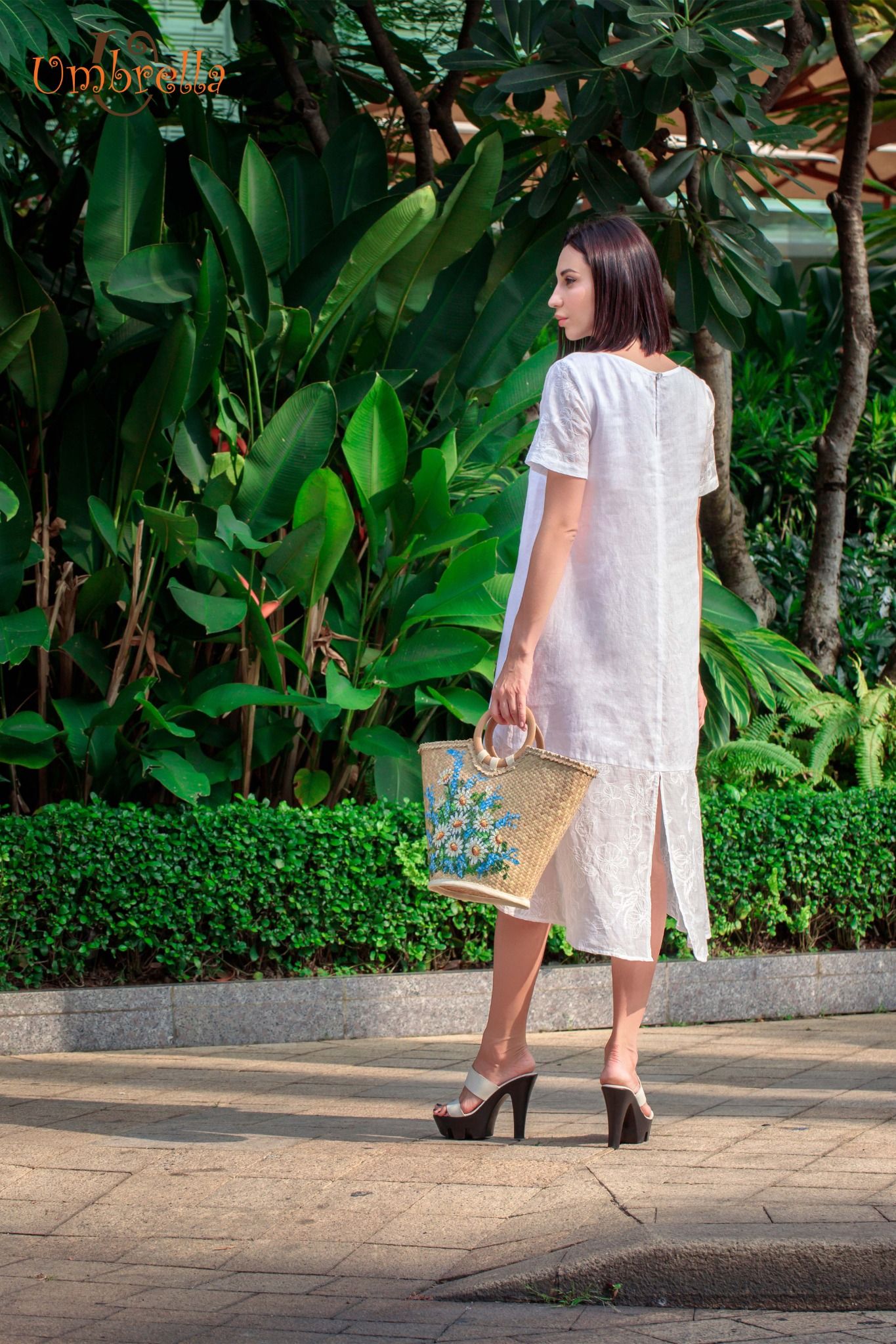  Đầm Linen thêu ráp lai chéo 