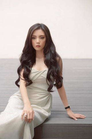 Phím kẹp chữ V xoăn Á Hân