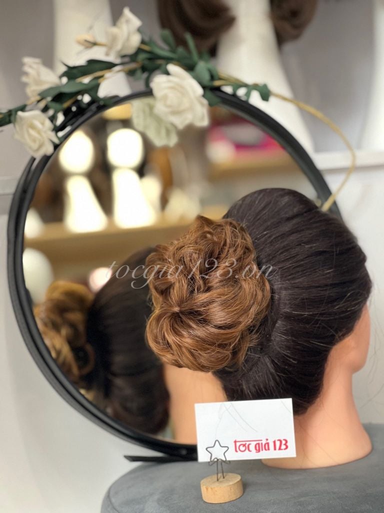 Búi kẹp xoăn trung niên SB1008