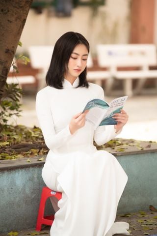 Tóc thật ngang vai Lương Thuỳ Linh