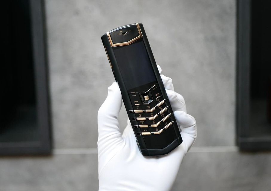 Vertu Signature S Pure Black Mix Red Gold – Luxury Phone & Accessories