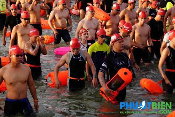 Phao Bơi Đường Dài Túi Khí Kép Kiêm Ba Lô Để Đổ Bơi OCeanman 102 Có Túi Lưới