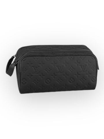 Túi LO Taurillon Monogram Dopp Kit - Black