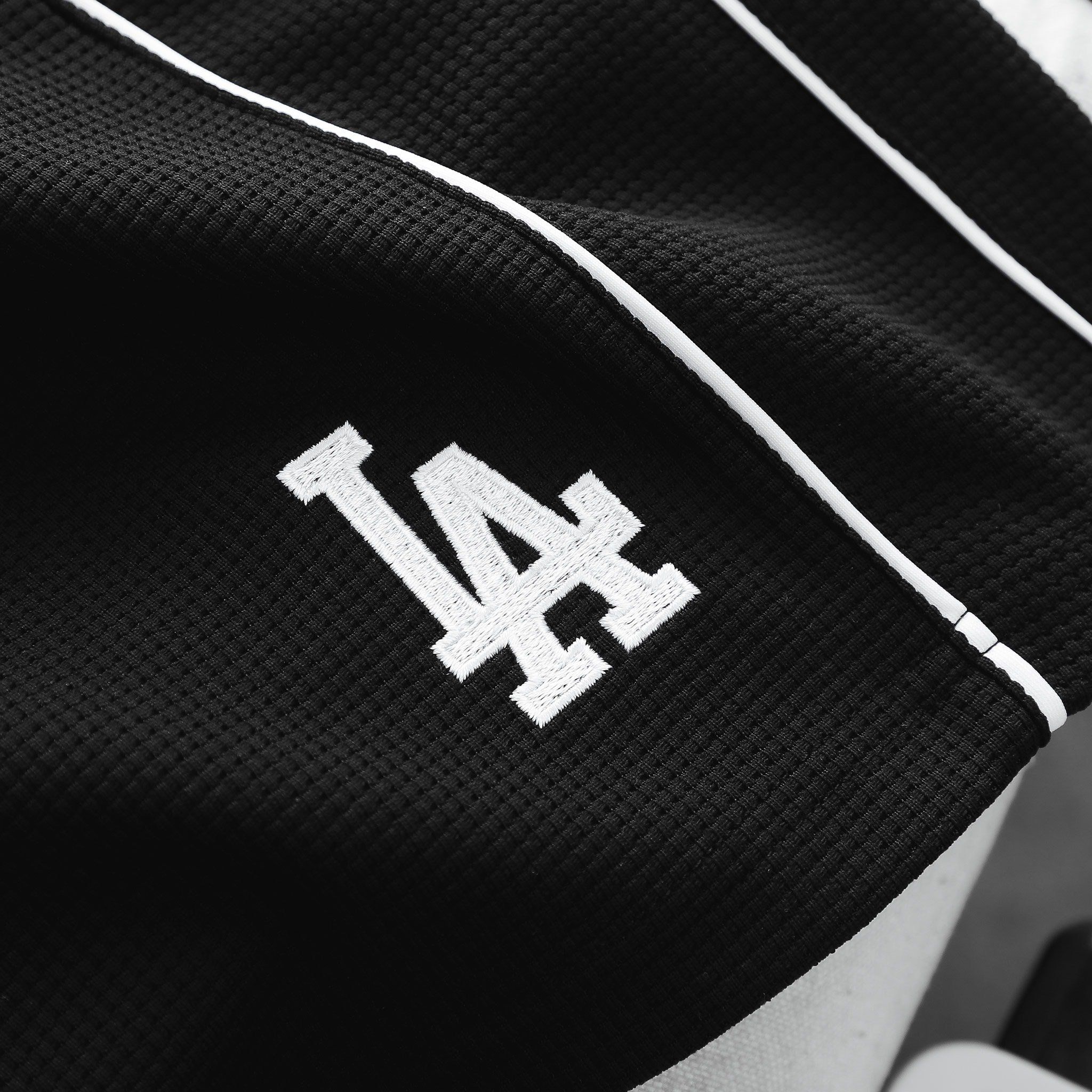  Short MLB Logo Thêu 