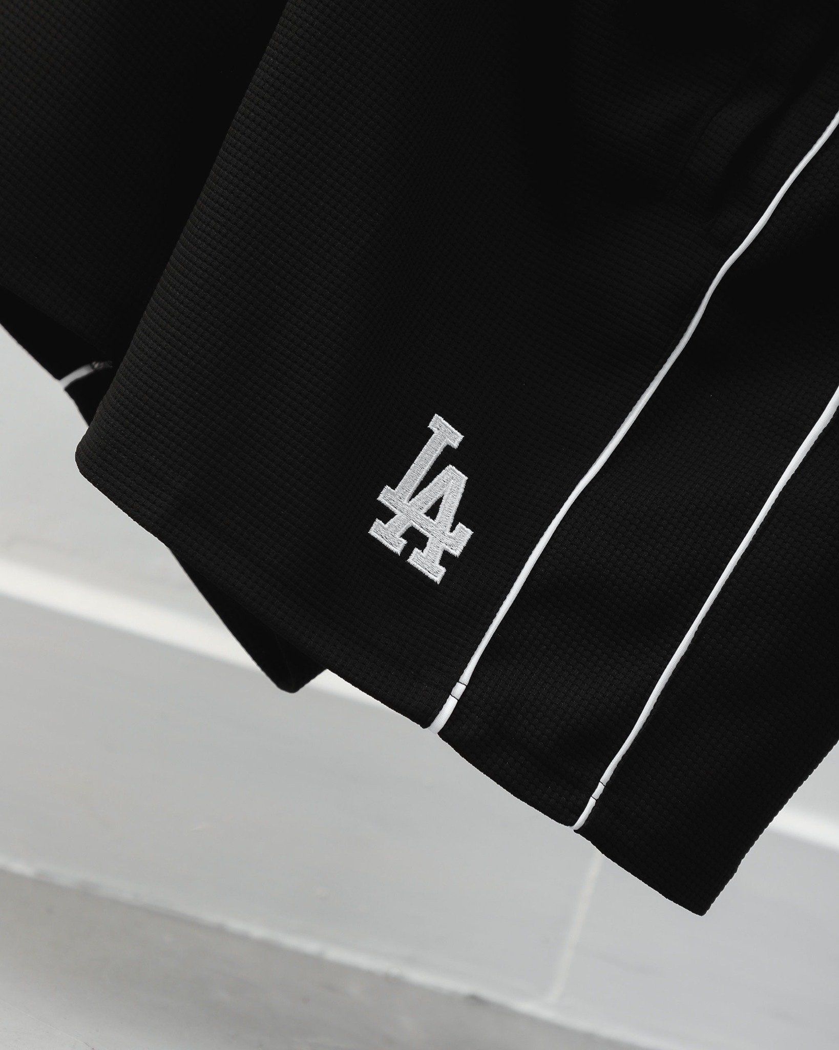  Short MLB Logo Thêu 