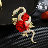  Cài áo snake hoa hồng quý phái 