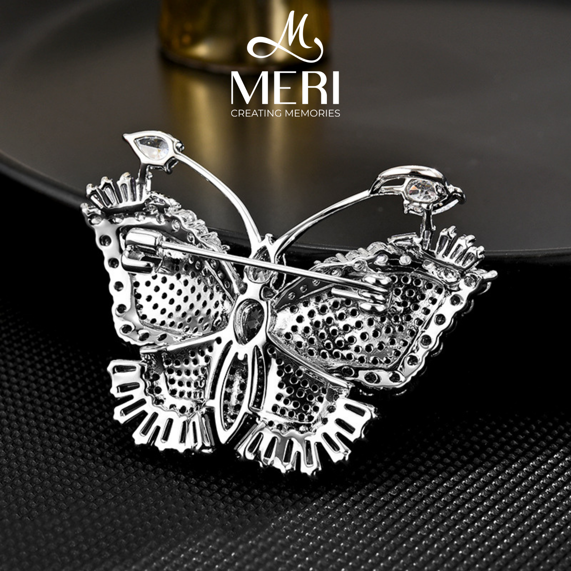  Cài áo Blue Stone Butterfly 