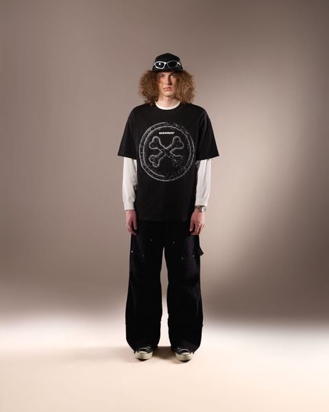 NON STANDARD LOGO TEE - BLACK