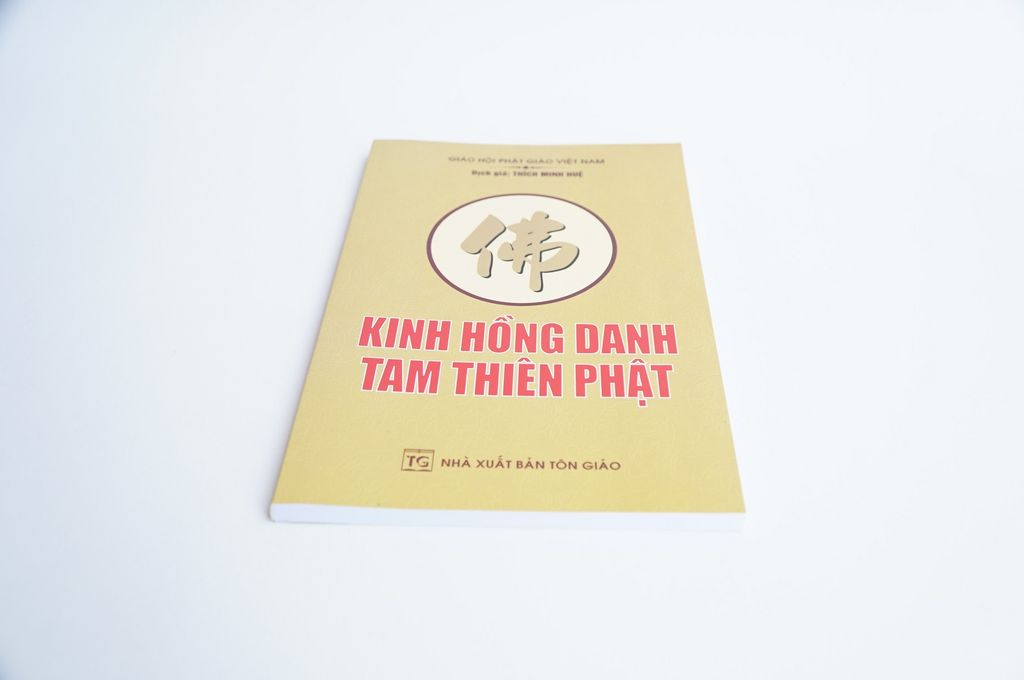 Kinh Phật - Kinh hồng danh tam thiên Phật Thích Minh Huệ bìa giấy cam chữ to rõ 172 trang