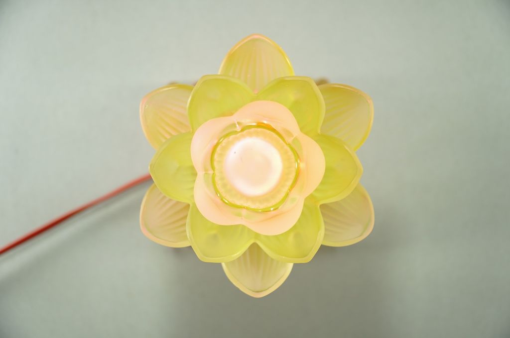 Đèn thờ cúng điện lưu ly chân pha lê hoa sen nguyên khối đèn thờ led trụ vuông tầng - Cao 18cm