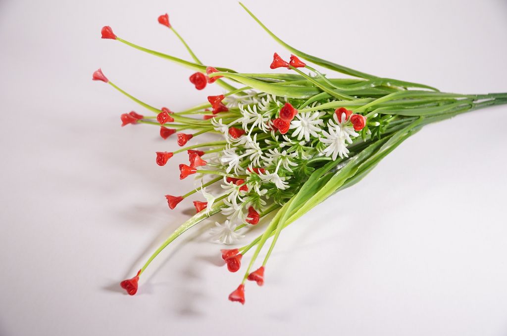 Hoa giả đẹp trang trí nhà cửa chùm hoa Tulip cỏ trắng nhỏ nhiều màu - Cao 35cm bụi 7 cành