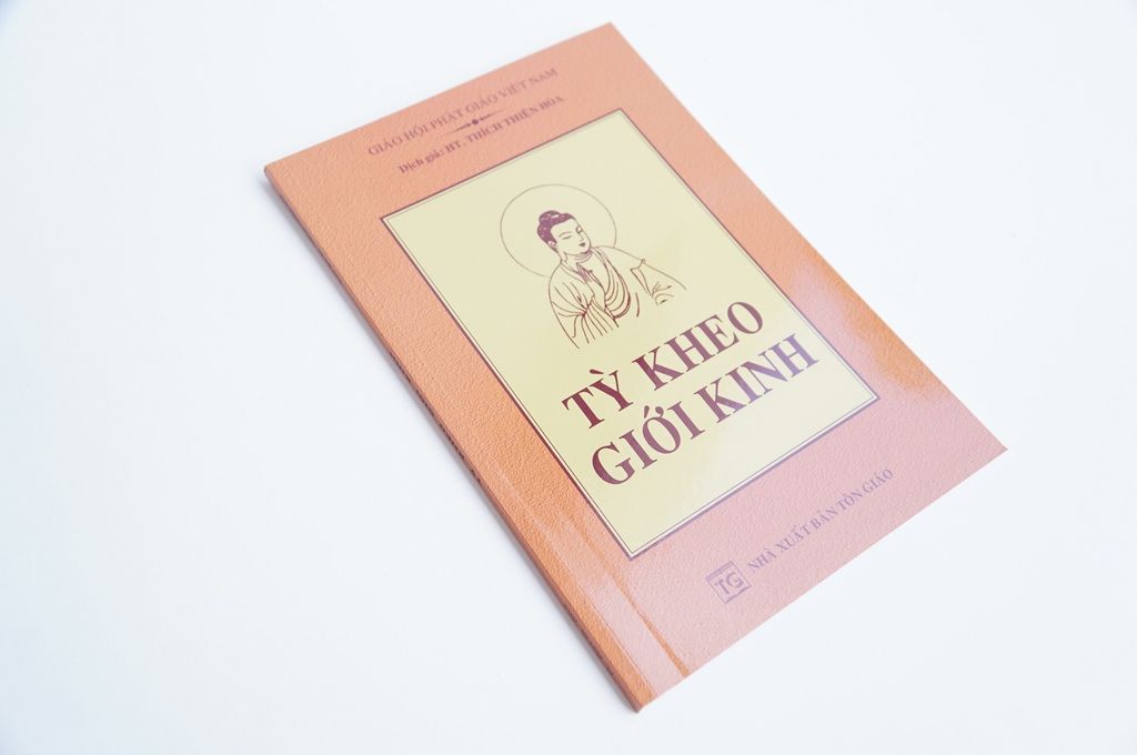 Kinh Phật - Tỳ kheo giới kinh Thích Thiện Hòa bìa giấy cam chữ to rõ 88 trang