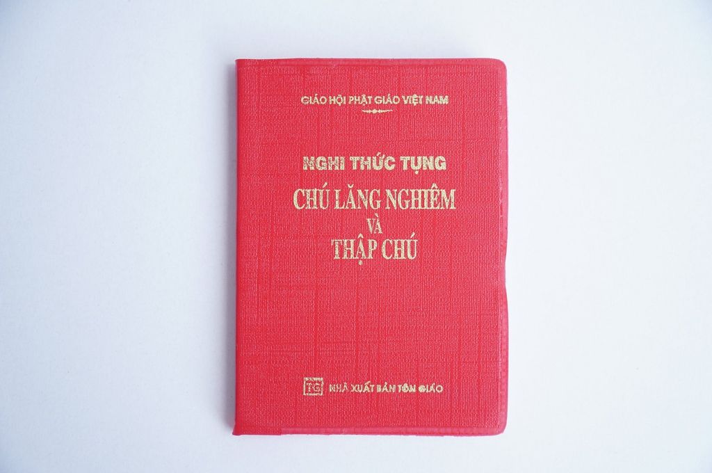 Kinh Phật - Nghi thức tụng Chú lăng nghiêm Thập chú bìa đỏ nhỏ chữ to rõ 142 trang