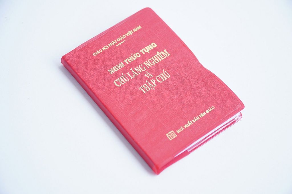 Kinh Phật - Nghi thức tụng Chú lăng nghiêm Thập chú bìa đỏ nhỏ chữ to rõ 142 trang